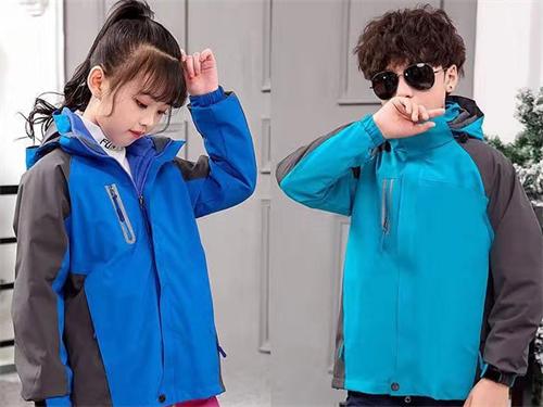 小学生冲锋衣校服展示