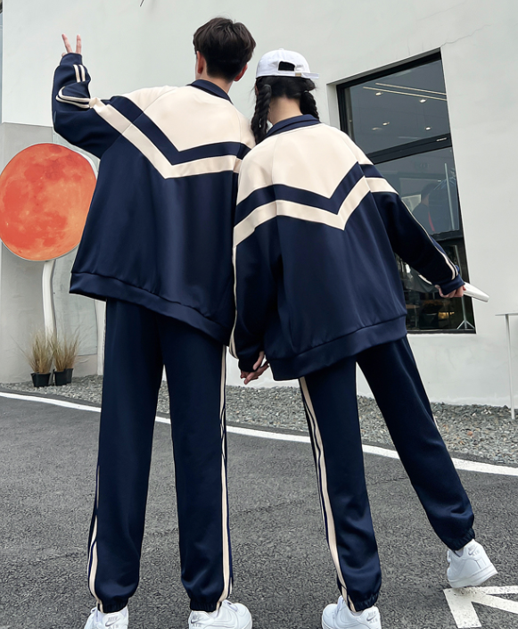 校服定做厂家介绍采购校服需要注意事项