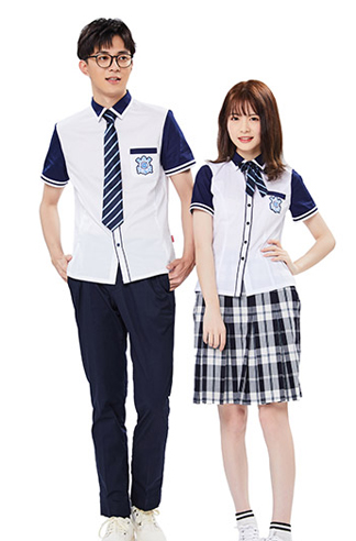 夏季中学生校服展示